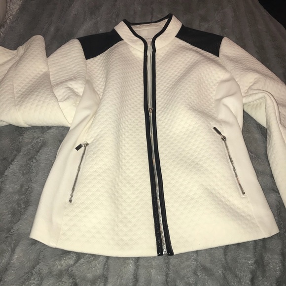 Chico’s Blazer - Picture 2 of 5